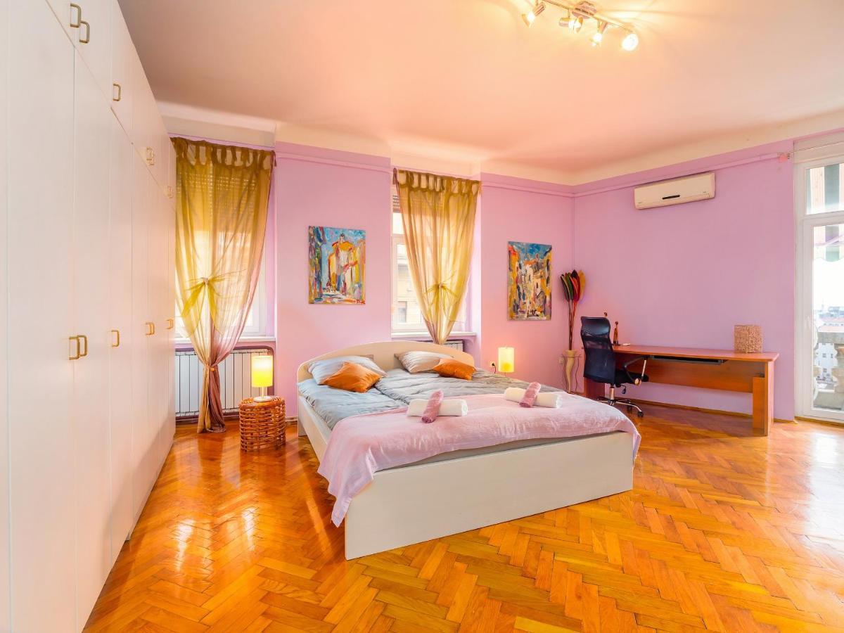Grand Apartment In Strict Center Of Fiume Kültér fotó
